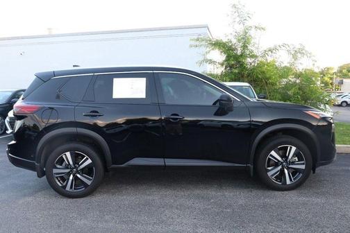 Super Black 2025 Nissan Rogue SL