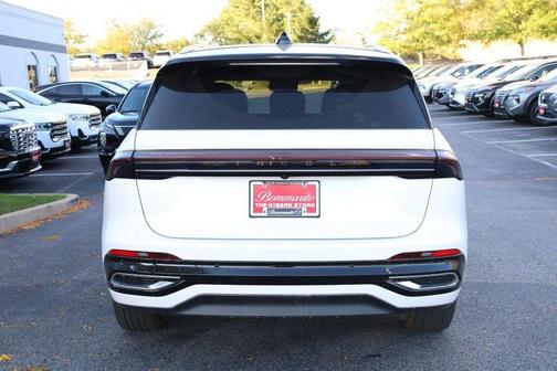 White Platinum Clearcoat Metallic 2025 Lincoln Nautilus Reserve