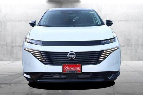 White / Black 2026 Nissan Murano Platinum