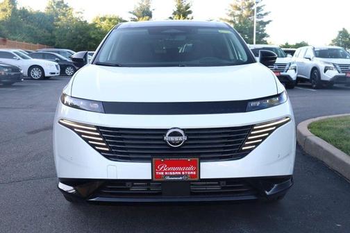White / Black 2026 Nissan Murano Platinum