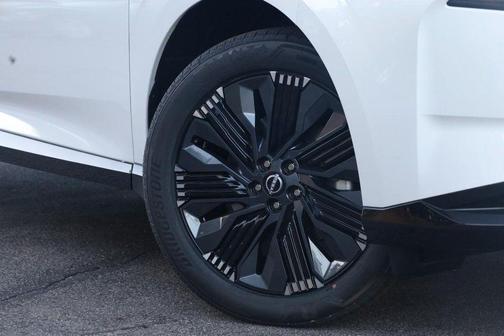 White / Black 2026 Nissan Murano Platinum