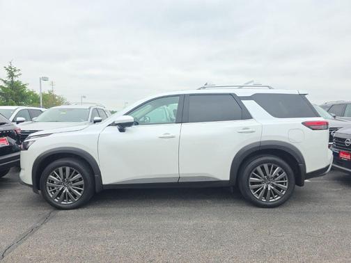 Pearl 2025 Nissan Pathfinder SL