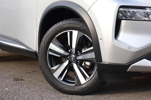 Brilliant Silver Metallic 2023 Nissan Rogue Platinum