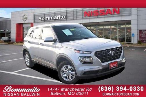 Silver 2021 Hyundai VENUE SE