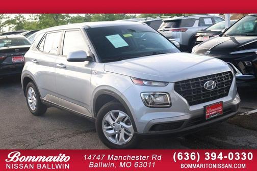 Silver 2021 Hyundai VENUE SE