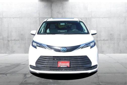 Ice 2025 Toyota Sienna LE