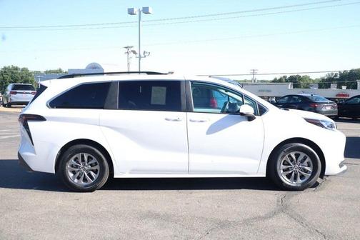 Ice 2025 Toyota Sienna LE