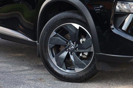 Super Black 2025 Nissan Rogue SV