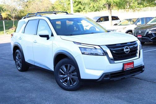 White Pearl 2025 Nissan Pathfinder SV