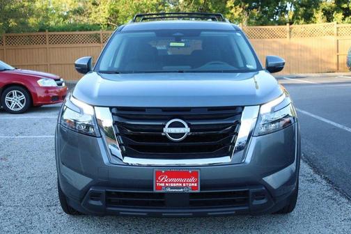Gun Metallic 2025 Nissan Pathfinder SV