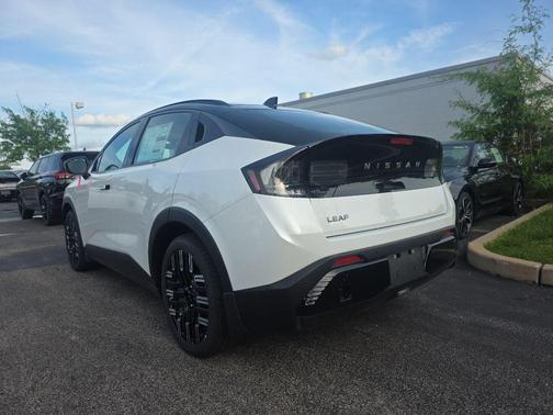 White / Black 2026 Nissan Leaf PLATINUM+