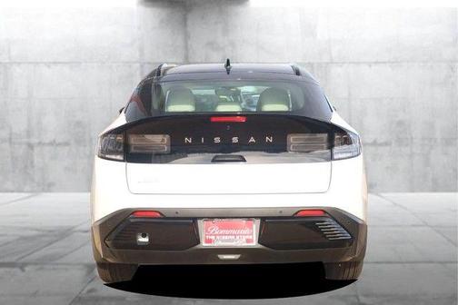 White / Black 2026 Nissan Leaf PLATINUM+