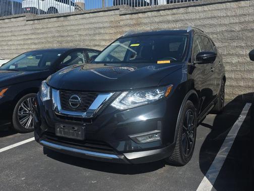 Magnetic Black 2018 Nissan Rogue SL