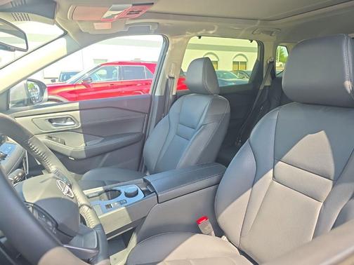 Gun Metallic 2025 Nissan Rogue SL