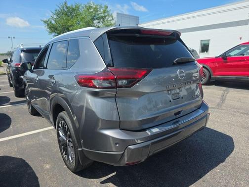 Gun Metallic 2025 Nissan Rogue SL