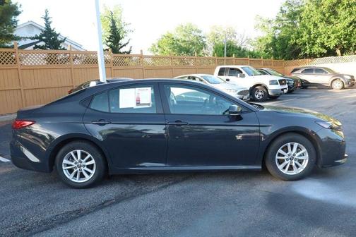 UNDERGROUND 2025 Toyota Camry LE