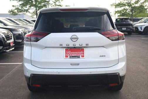 Everest White P 2025 Nissan Rogue SV