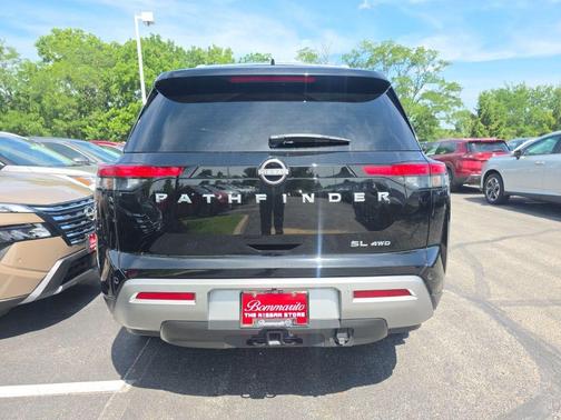 Super Black 2025 Nissan Pathfinder SL