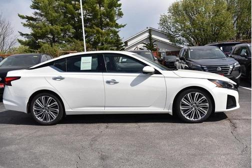 2023 Nissan Altima 2.5 SL