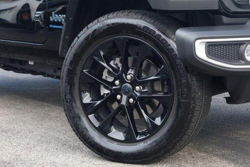 Black Clearcoat 2025 Jeep Wrangler 4xe Sahara