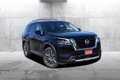 Super Black 2025 Nissan Pathfinder SL