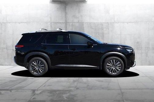 Super Black 2025 Nissan Pathfinder SL