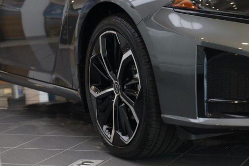 2t Gun Blk Roof 2026 Nissan Altima SR