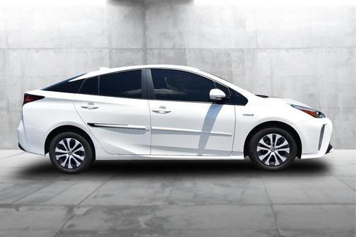 2020 Toyota Prius LE
