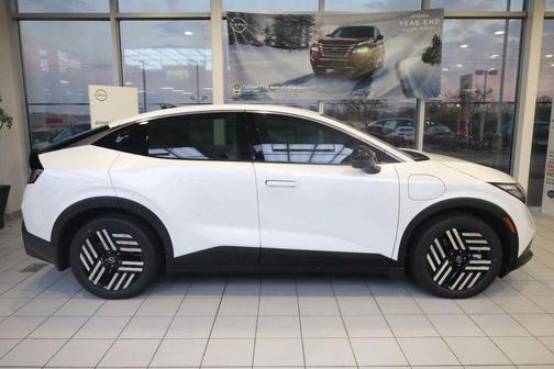 Everest White P 2026 Nissan Leaf SV+