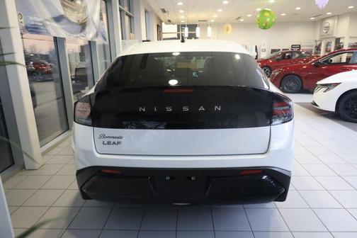 Everest White P 2026 Nissan Leaf SV+