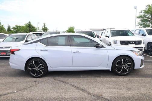 Gray Sky Pearl 2024 Nissan Altima 2.5 SR
