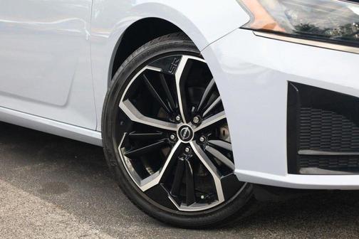 Gray Sky Pearl 2024 Nissan Altima 2.5 SR