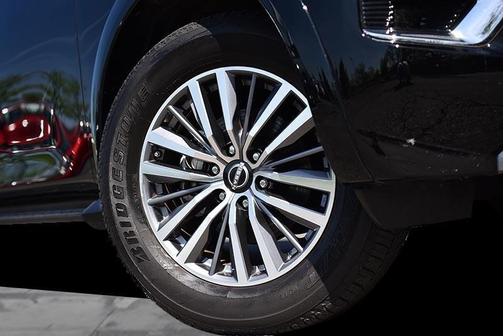 2024 Nissan Armada SL