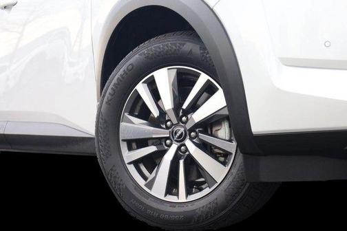 Pearl 2025 Nissan Pathfinder SL