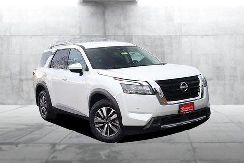 Pearl 2025 Nissan Pathfinder SL