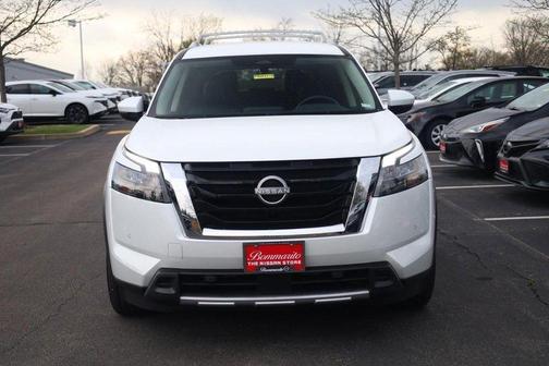 Pearl 2025 Nissan Pathfinder SL
