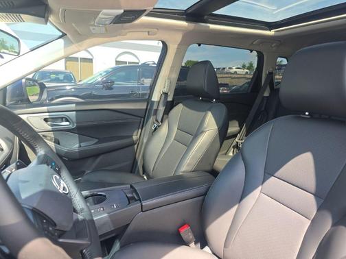 Deep Ocean Blue 2025 Nissan Rogue SV