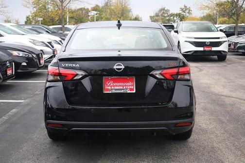 2025 Nissan Versa 1.6 SR