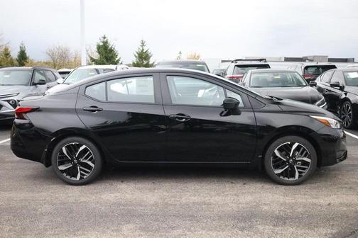 2025 Nissan Versa 1.6 SR