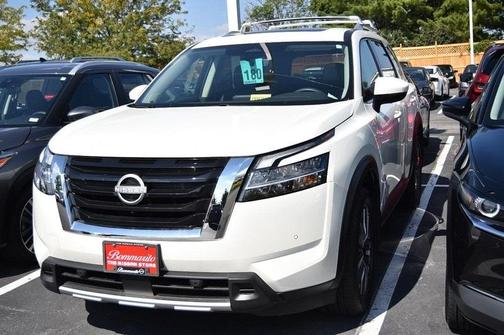 2024 Nissan Pathfinder SL