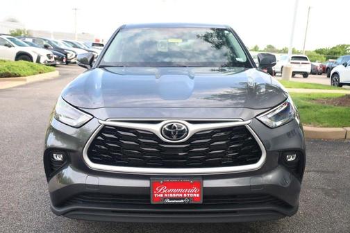 Magnetic Gray Metallic 2025 Toyota Highlander LE