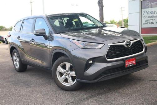 Magnetic Gray Metallic 2025 Toyota Highlander LE