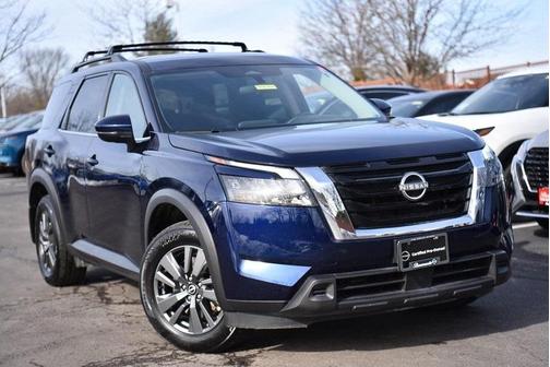 2024 Nissan Pathfinder SV