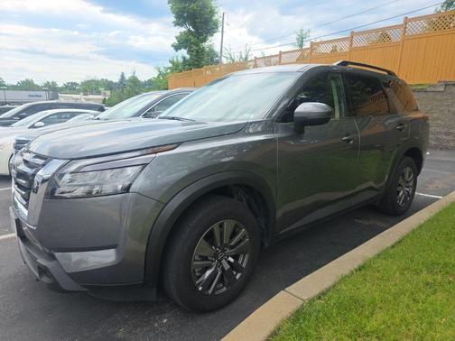 Gun Metallic 2025 Nissan Pathfinder SV