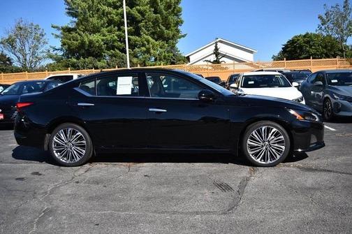 2025 Nissan Altima SL