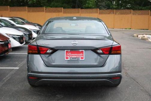 Gun Metallic 2025 Nissan Altima SV