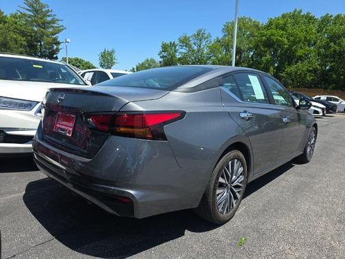 Gun Metallic 2025 Nissan Altima SV