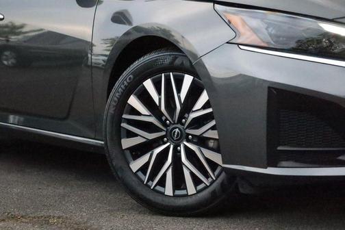 Gun Metallic 2025 Nissan Altima SV