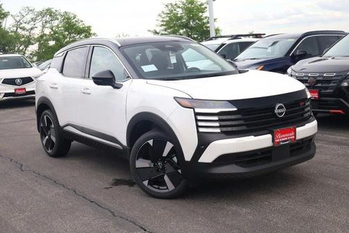 2t Wht Blk Roof 2026 Nissan Kicks SR