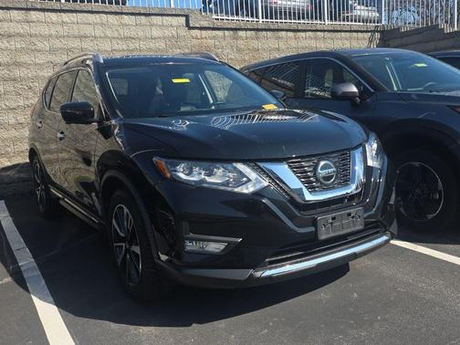 Magnetic Black 2018 Nissan Rogue SL